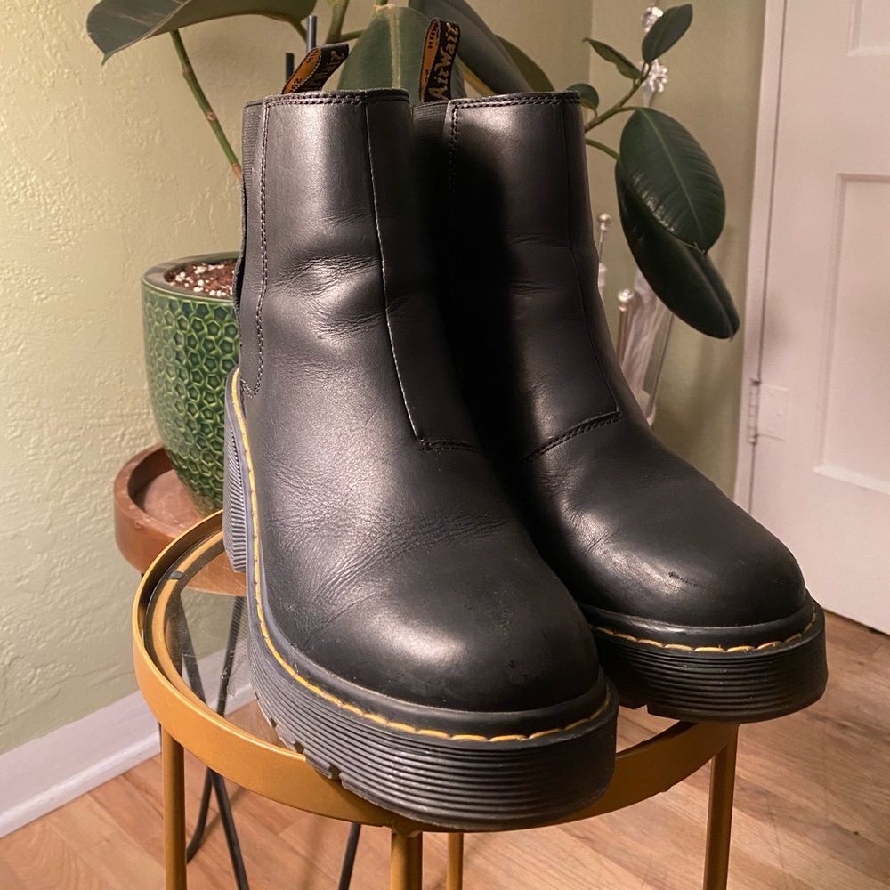 Dr. Marten Spence Leather Flared Heel Chelsea Boots